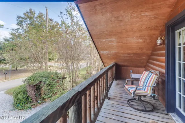 $1,550 | 1815 Nicholson Avenue, Unit UPPER LOFT, Waveland, MS 39576