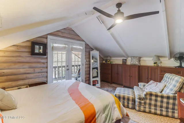 $1,550 | 1815 Nicholson Avenue, Unit UPPER LOFT, Waveland, MS 39576