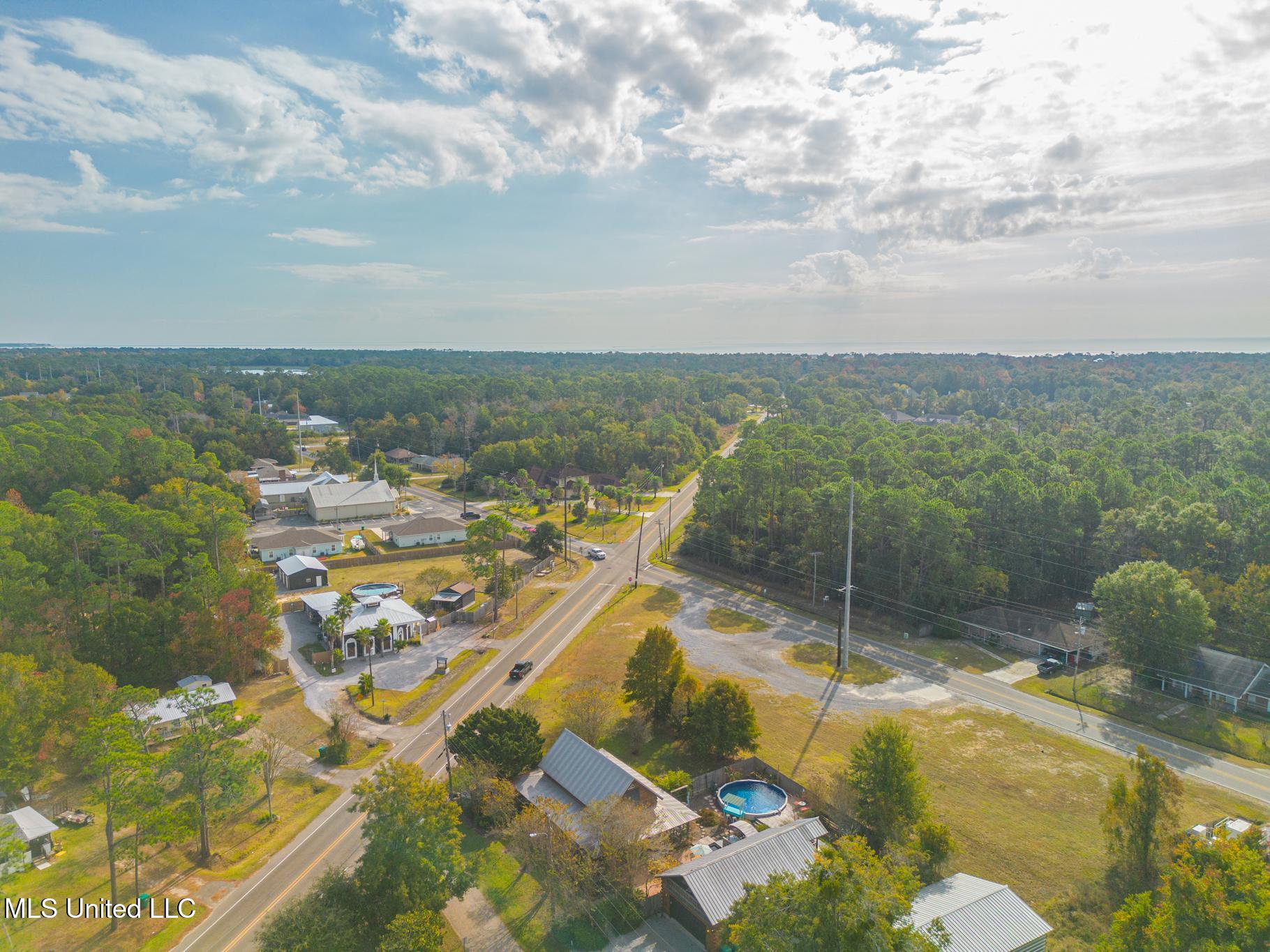 1815 Nicholson Avenue, Unit UPPER LOFT Waveland, MS 39576 - Photo 25 of 34 1-2