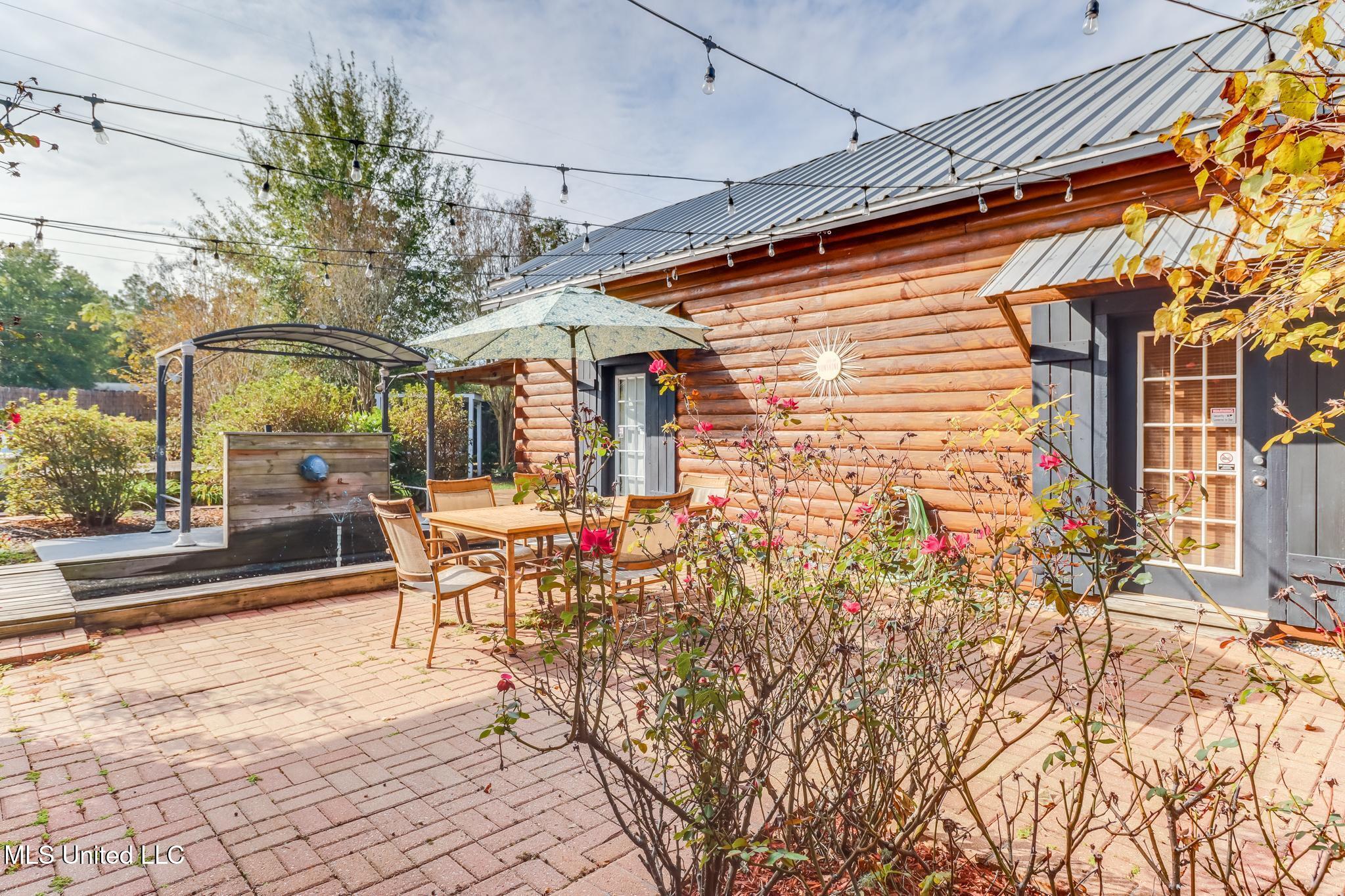 1815 Nicholson Avenue, Unit UPPER LOFT Waveland, MS 39576 - Photo 34 of 34 Photo Nov 14 2025, 10 35 41 AM (2)