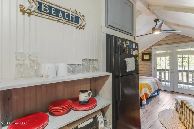 $1,550 | 1815 Nicholson Avenue, Unit UPPER LOFT, Waveland, MS 39576