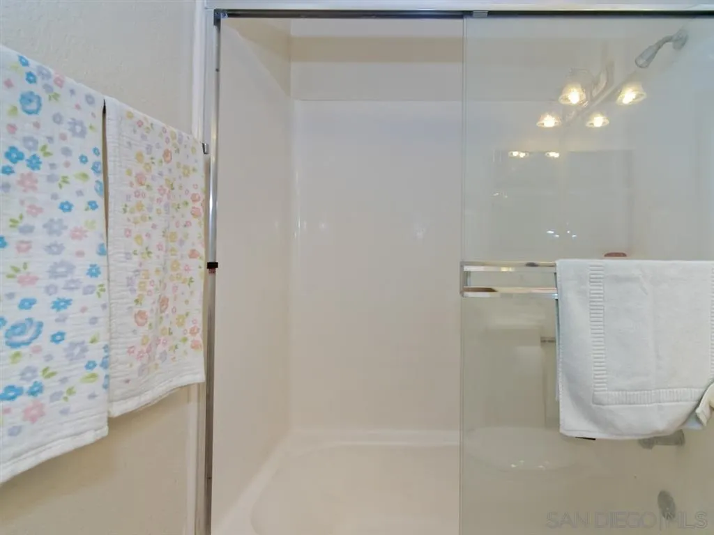 13847 Putney Road Poway, CA 92064 - Photo 19 of 25 Gallery Image 19