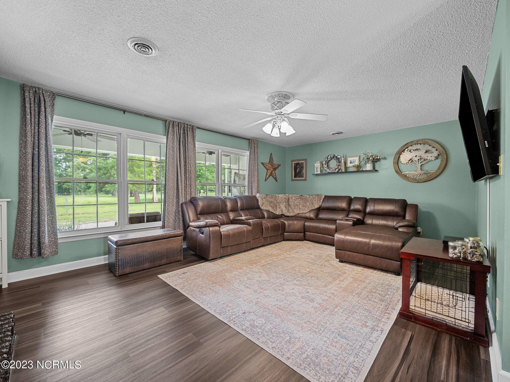 1301 Old Maplehurst Road Jacksonville, NC 28540 - Photo 19 of 50 22-web-or-mls-M1B10545