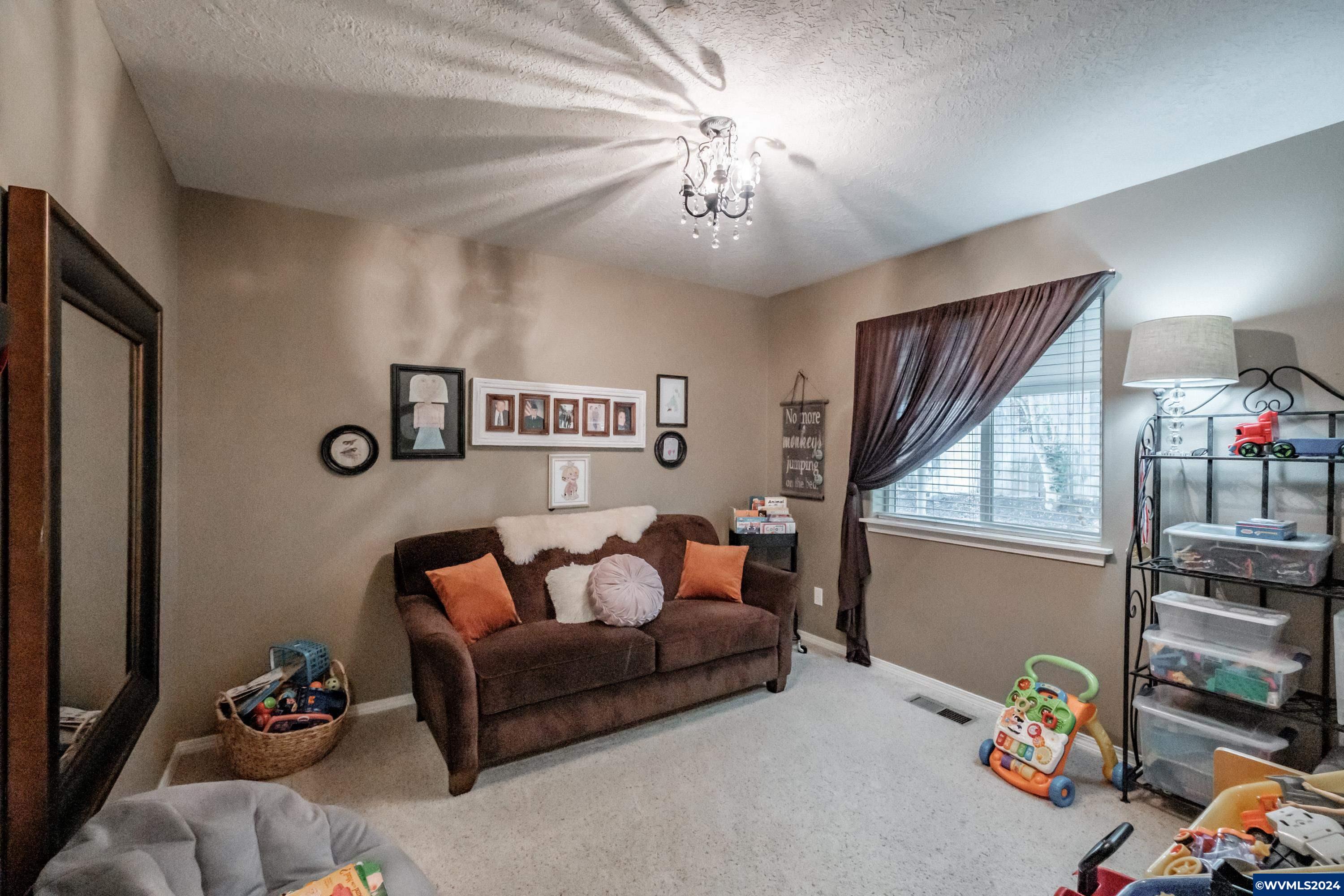 1689 Baxter Road Southeast Salem, OR 97306 - Photo 23 of 42 Gallery Image 23