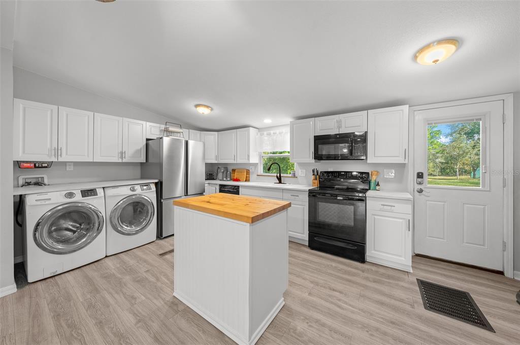 11384 Maripoe Road Weeki Wachee, FL 34614 - Photo 11 of 48 Gallery Image 11
