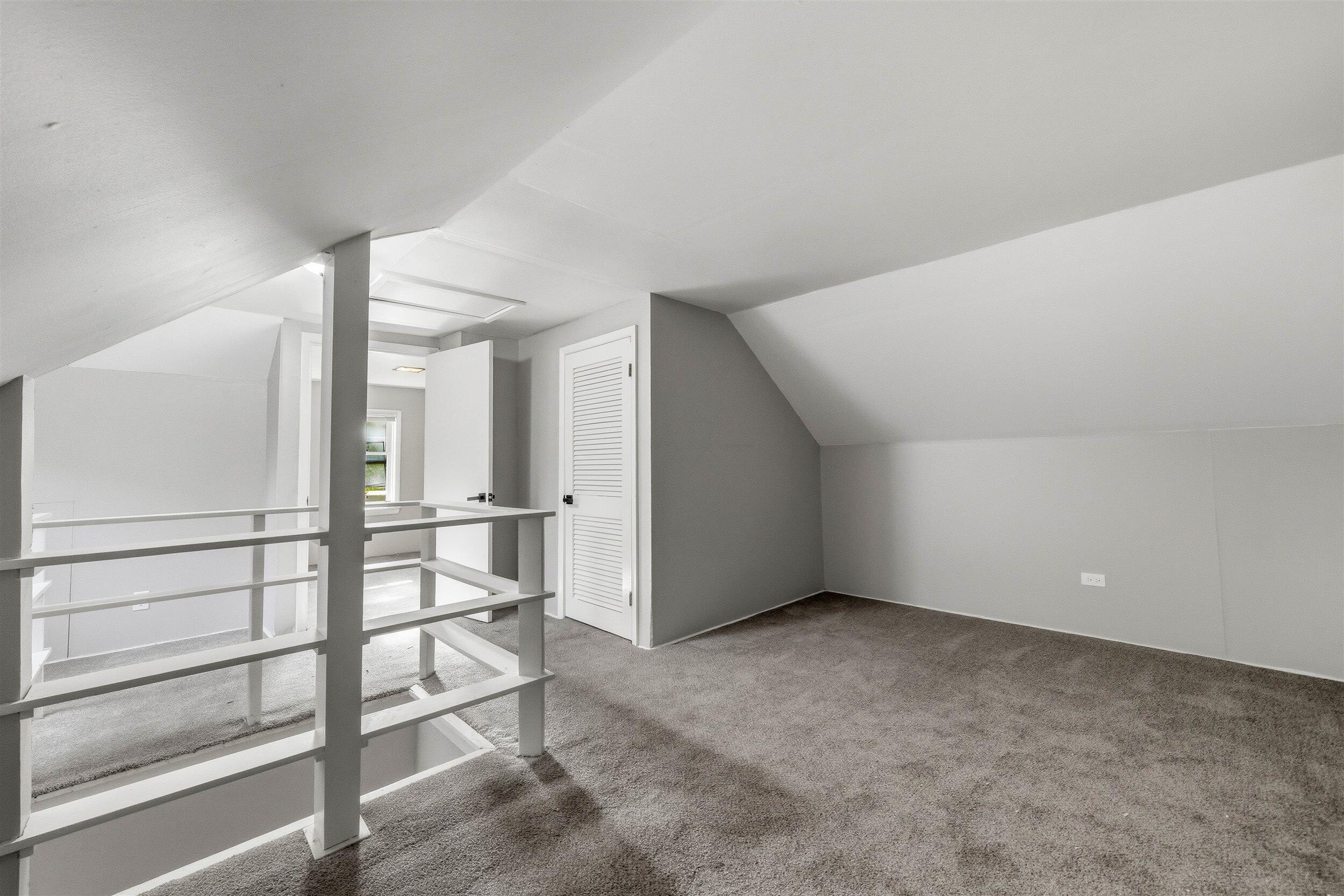 2419 North 53rd Street Milwaukee, WI 53210 - Photo 23 of 28 23-Upper Landing
