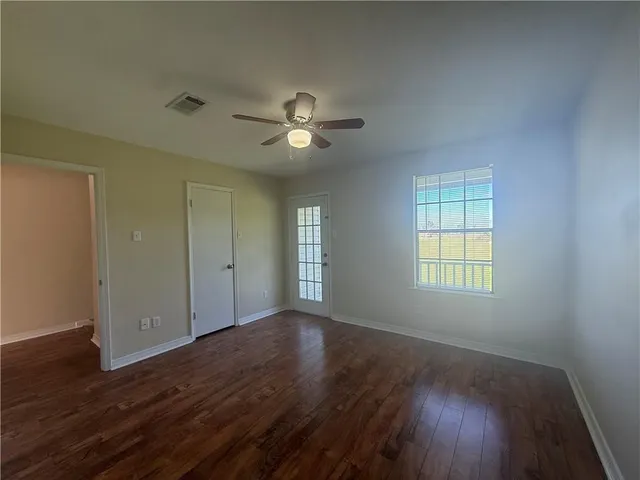 $1,300 | 150 Acadian Oaks Drive, Unit 15, Luling, LA 70070