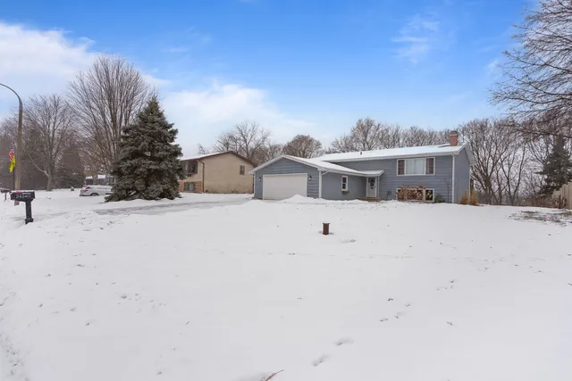 $379,900 | 24240 South Burr Road, Channahon, IL 60410