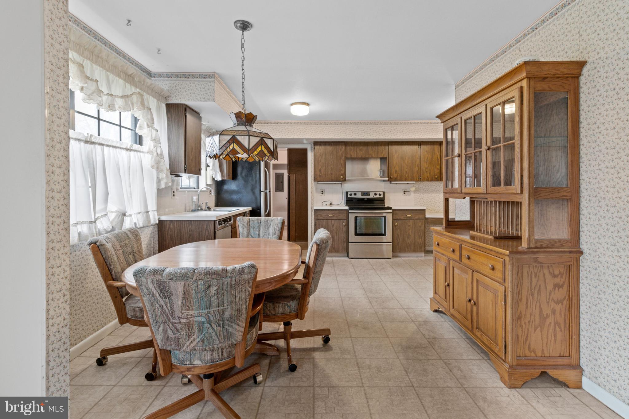546 Coach Road Horsham, PA 19044 - Photo 11 of 27 Gallery Image 11