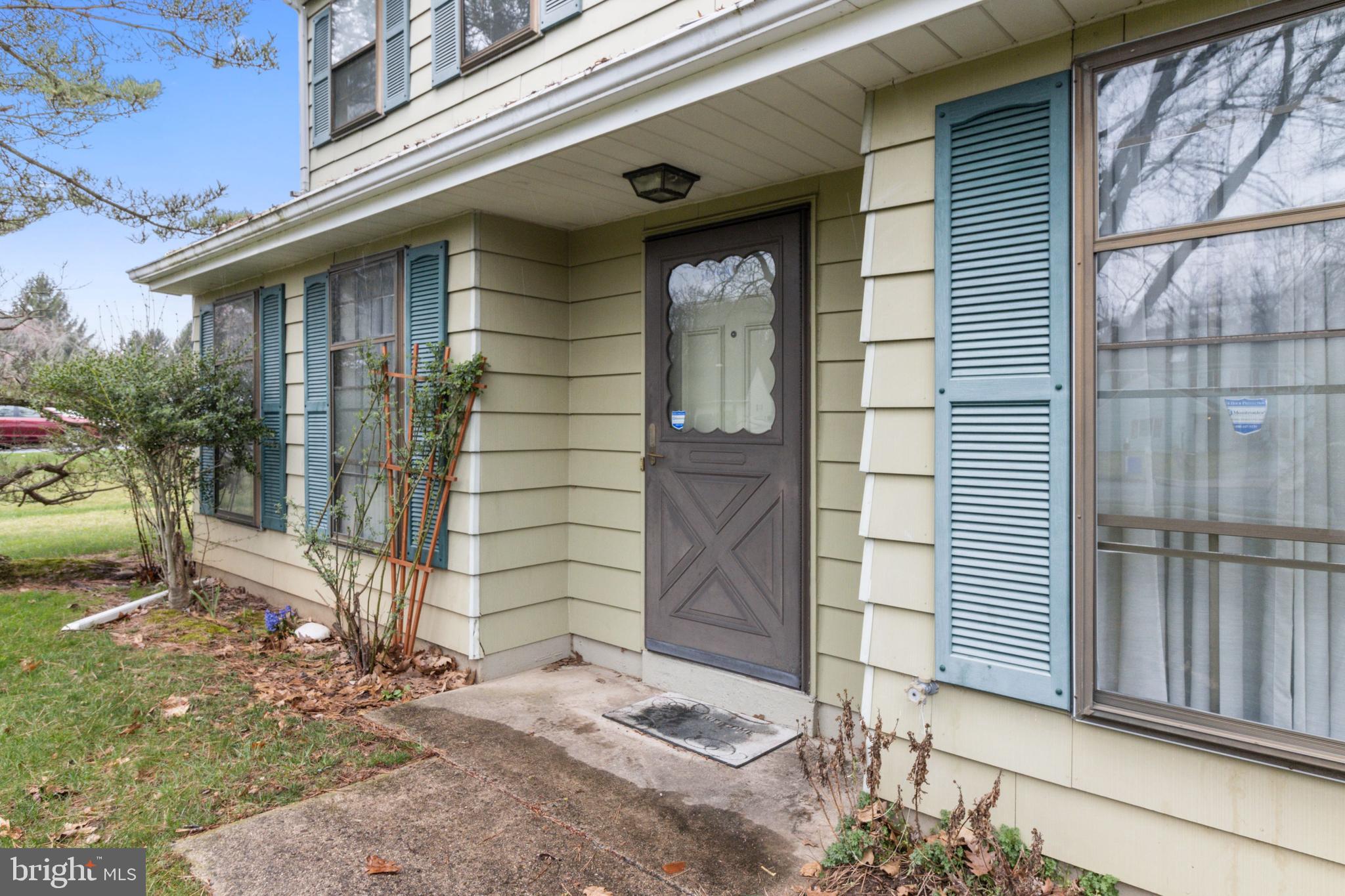 546 Coach Road Horsham, PA 19044 - Photo 3 of 27 Gallery Image 3