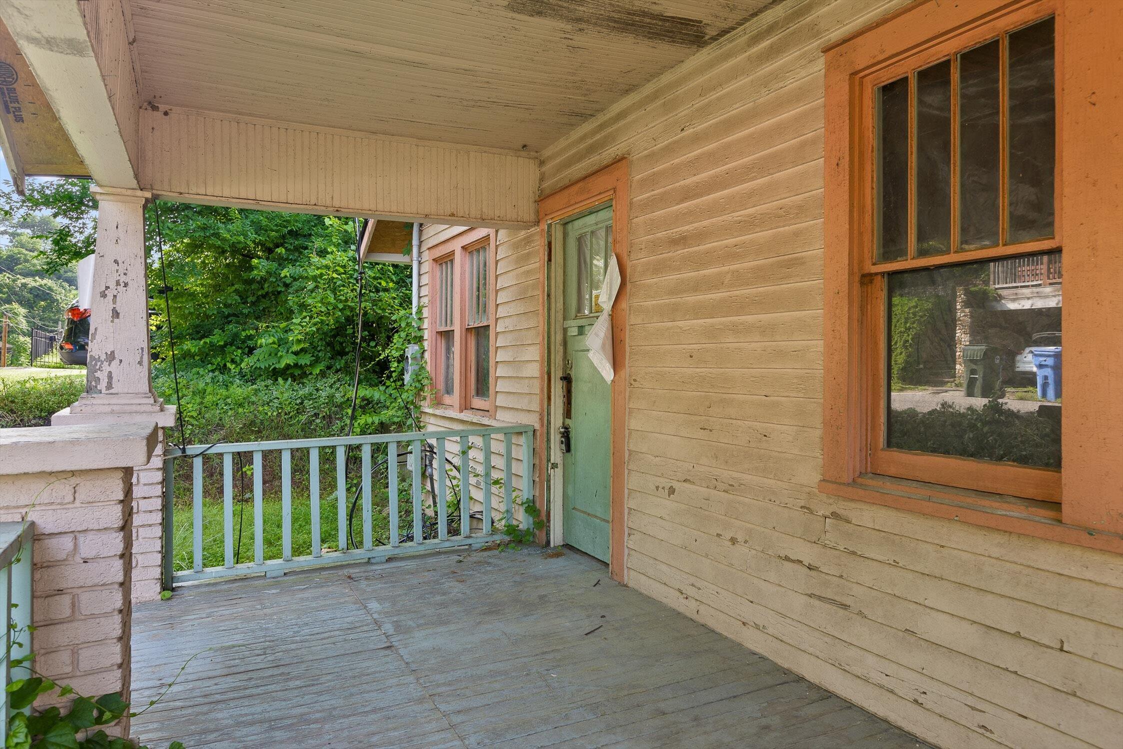 218 Baker Street Chattanooga, TN 37405 - Photo 4 of 28 04-Baker-4