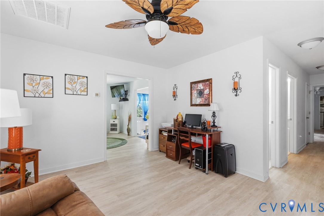 4512 Forrestal Road Chester, VA 23831 - Photo 28 of 47