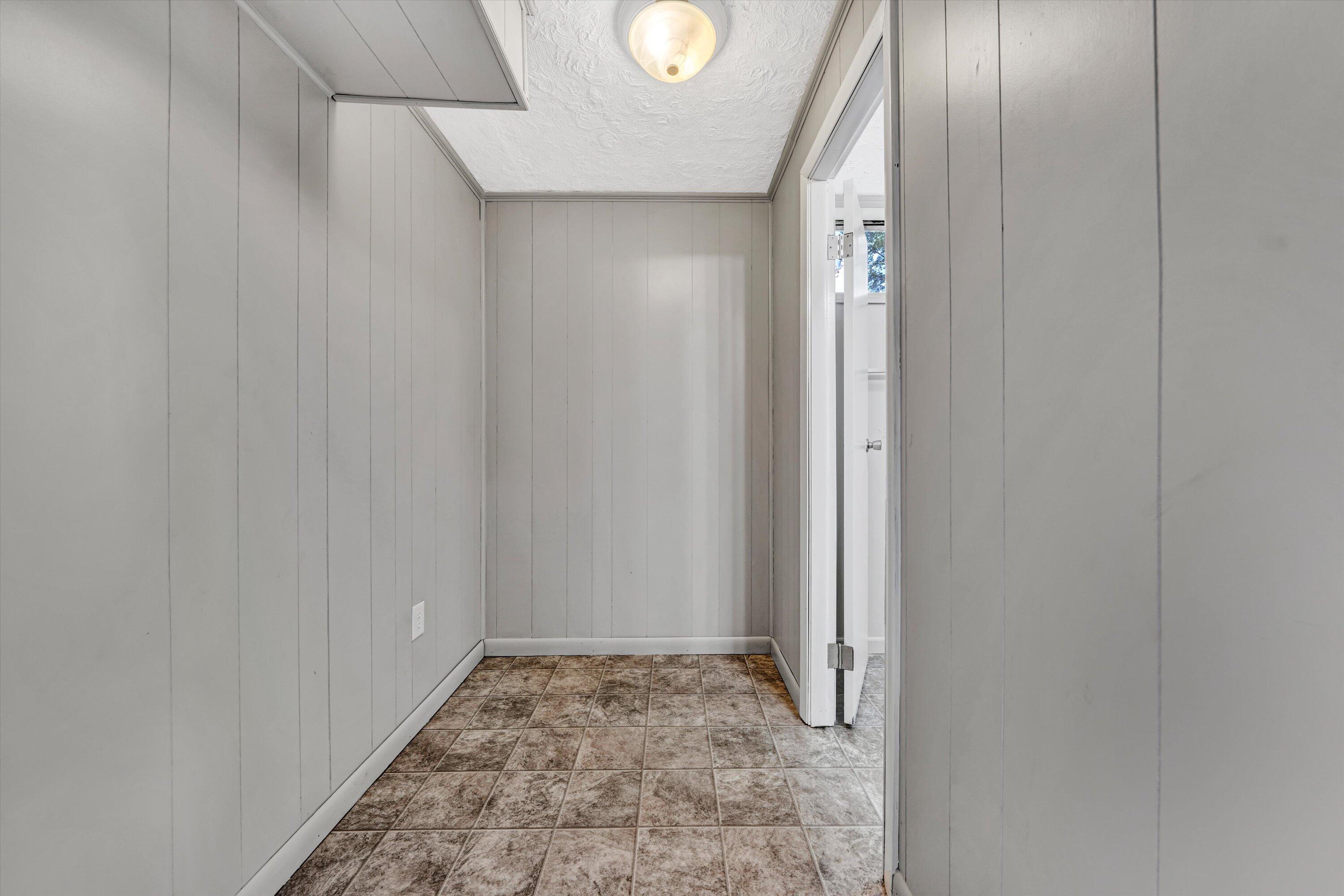 5225 Florist Road Roanoke, VA 24012 - Photo 23 of 38