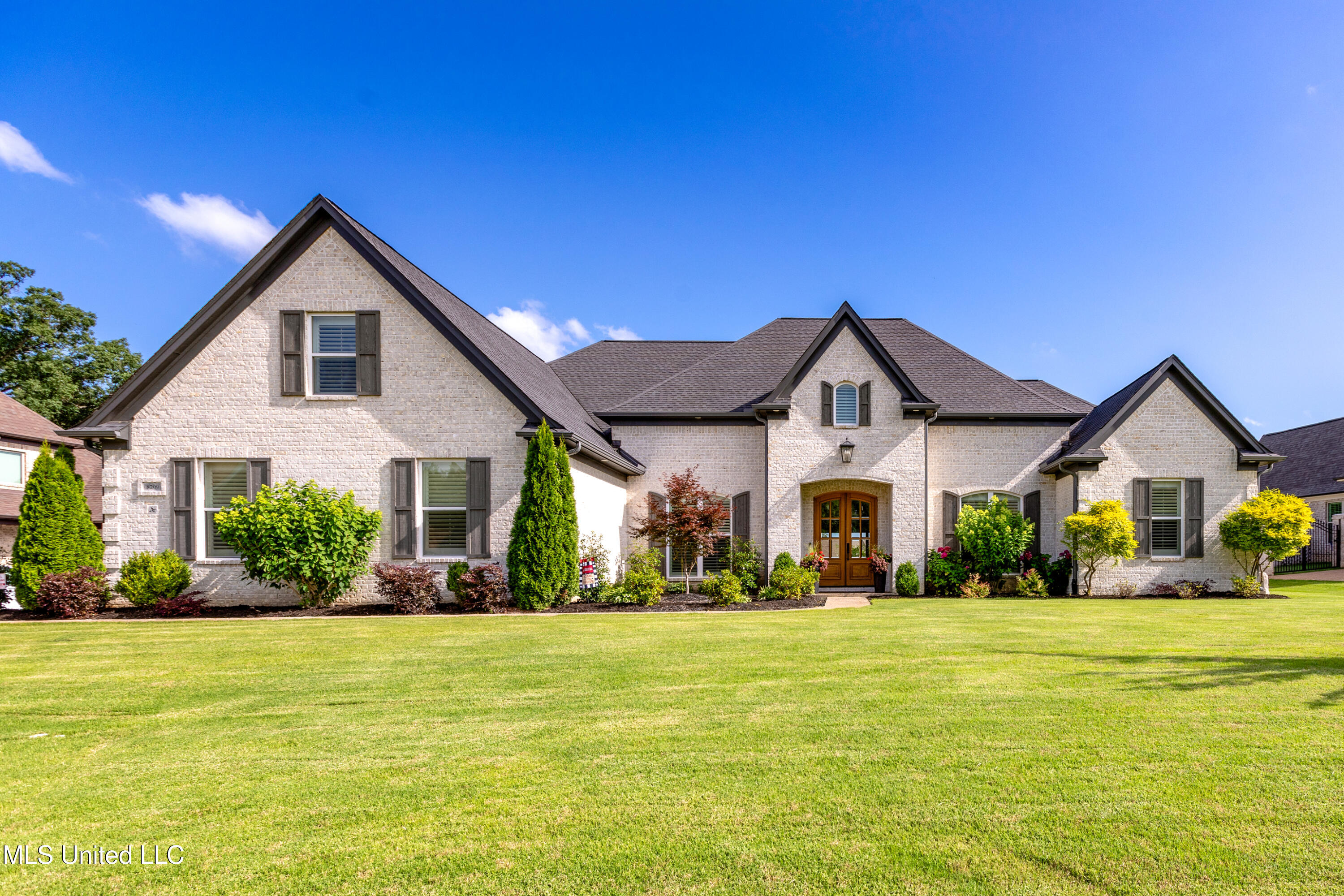 8209 Waterfall Way Olive Branch, MS 38654 - Photo 1 of 66 06 (2)