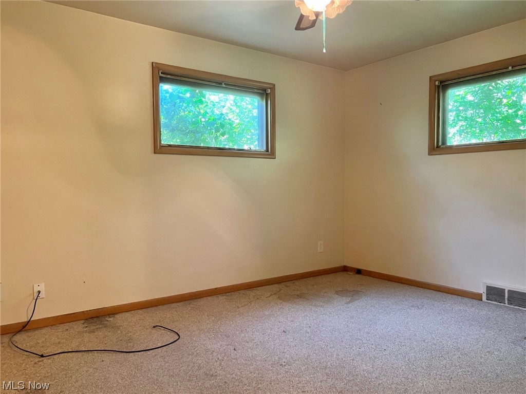 4041 Suffolk Road Cleveland, OH 44121 - Photo 8 of 15