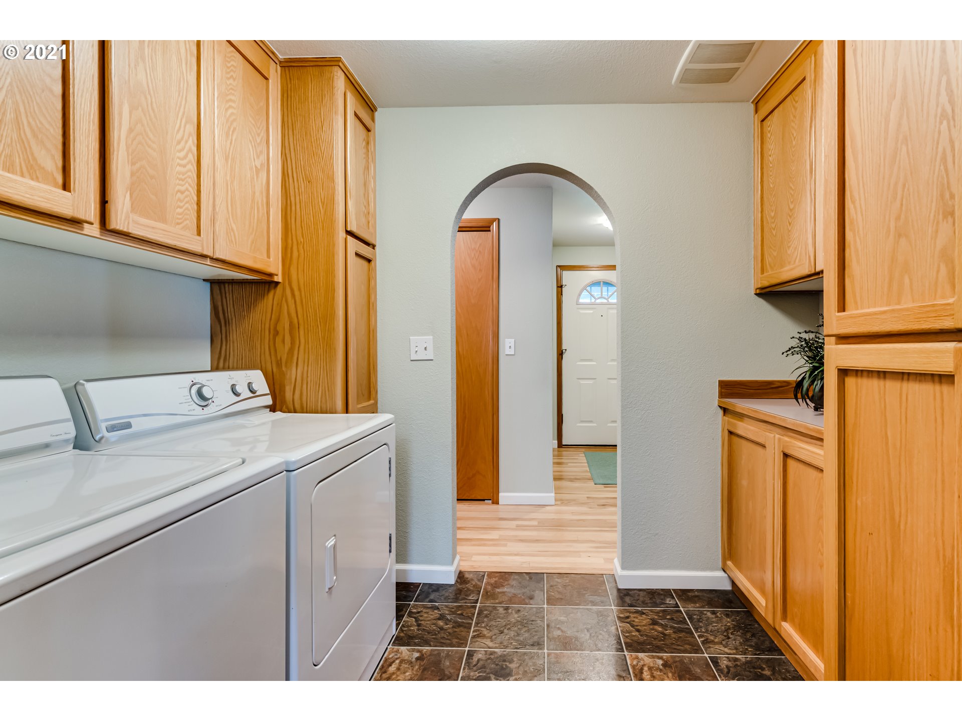 2392 Otto Street Springfield, OR 97477 - Photo 14 of 32