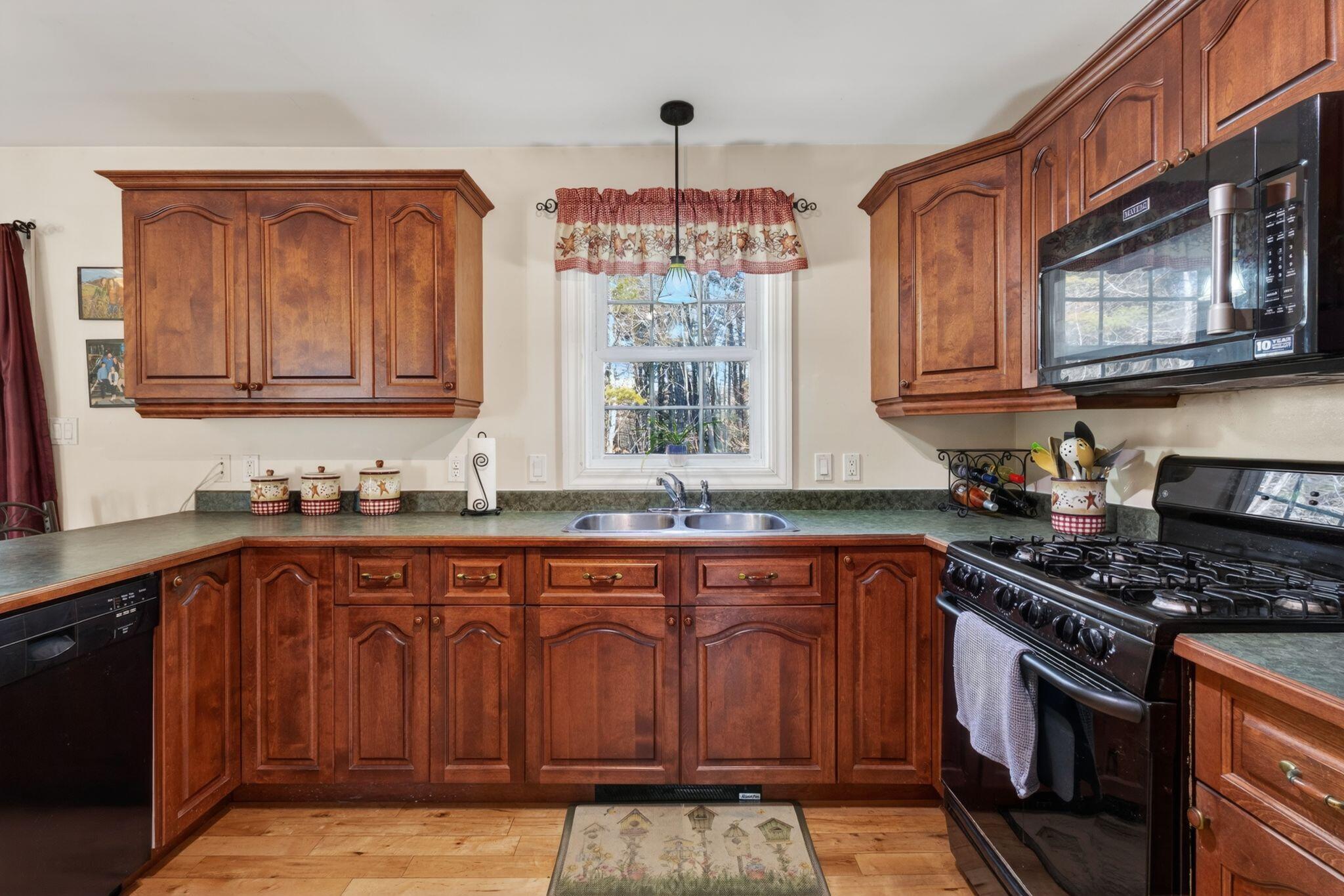 384 Pond Road Lewiston, ME 04240 - Photo 8 of 64 384_Pond_Rd_021