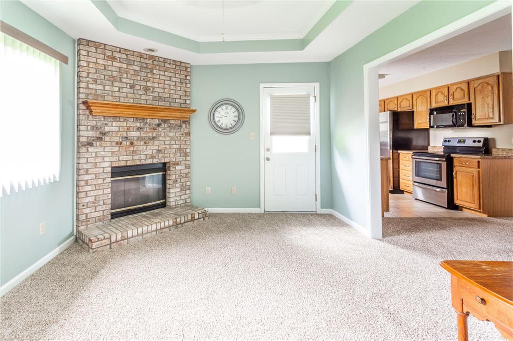 1502 Lawrence Way Anderson, IN 46013 - Photo 3 of 25 Gallery Image 3