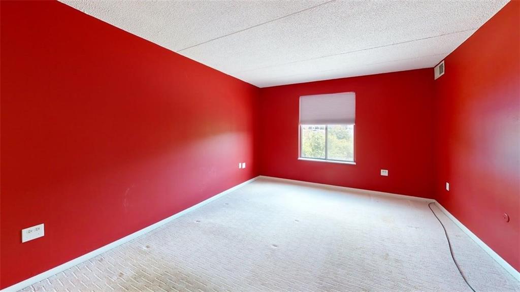 2120 Greentree Road, Unit 102E Pittsburgh, PA 15220 - Photo 16 of 29 Primary bedroom, another view