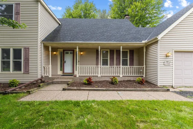 $574,900 | 1900 Vernon Drive South, Minnetonka, MN 55305