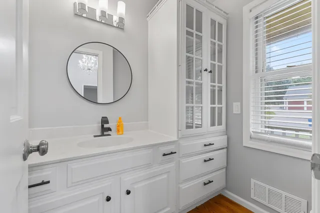 $574,900 | 1900 Vernon Drive South, Minnetonka, MN 55305