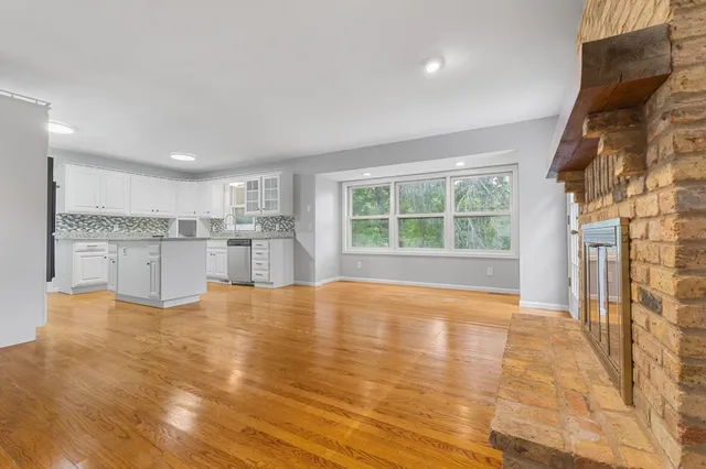 $574,900 | 1900 Vernon Drive South, Minnetonka, MN 55305