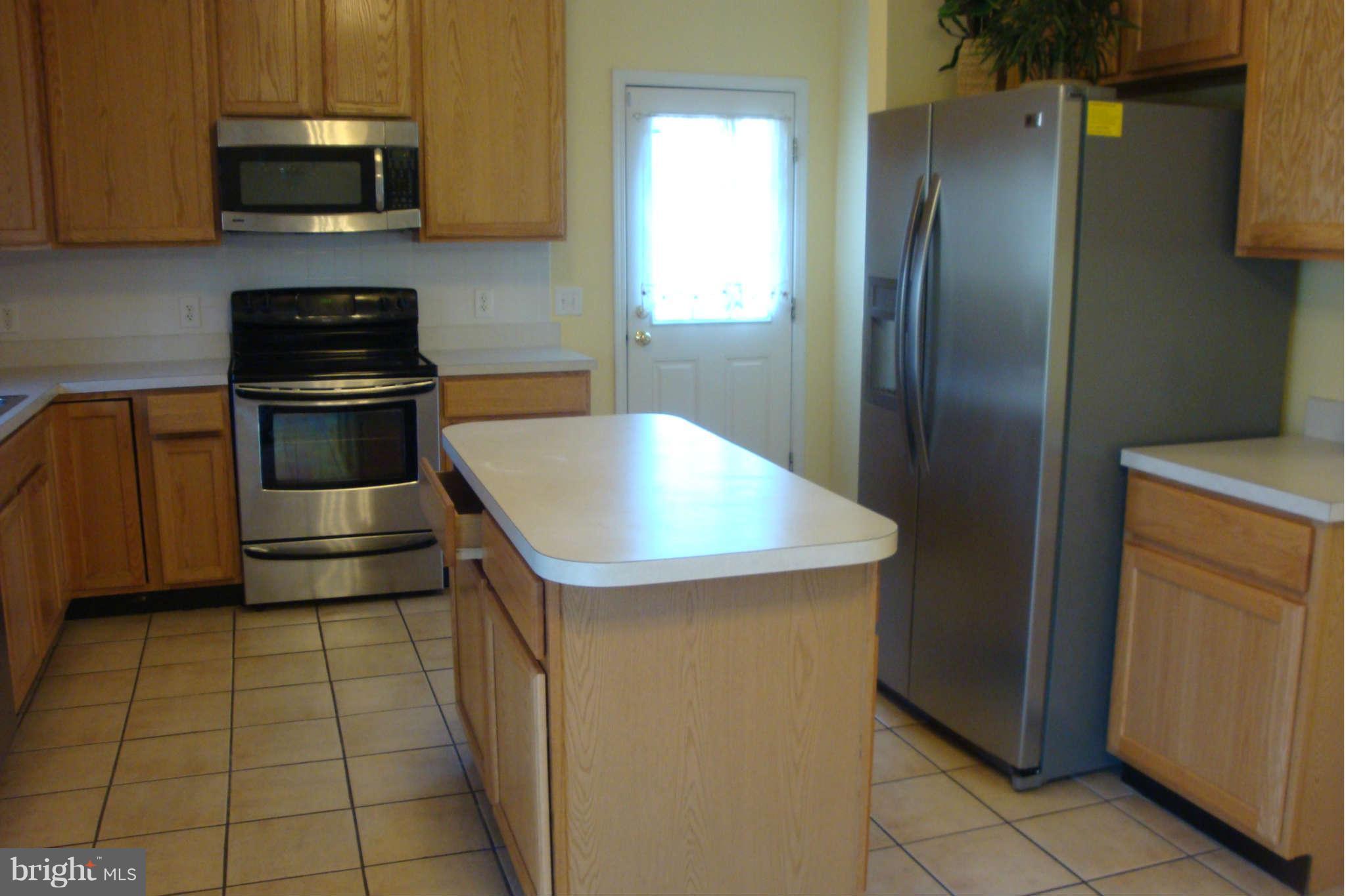 1348 Rolling Rd. Baltimore, MD 21227 - Photo 5 of 23 Kitchen