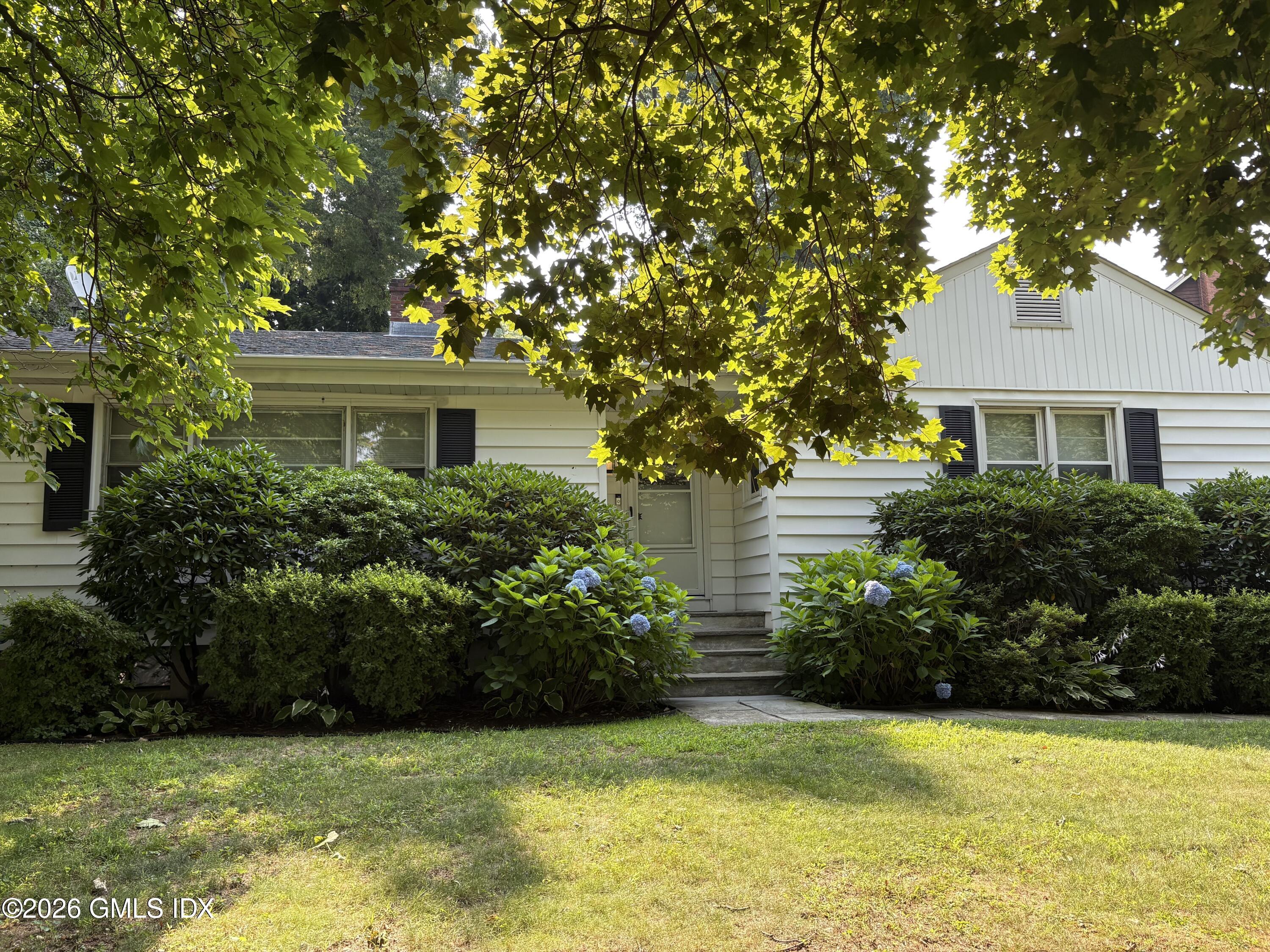 20 Meyer Place Riverside, CT 06878 - Photo 1 of 29 Image (1)