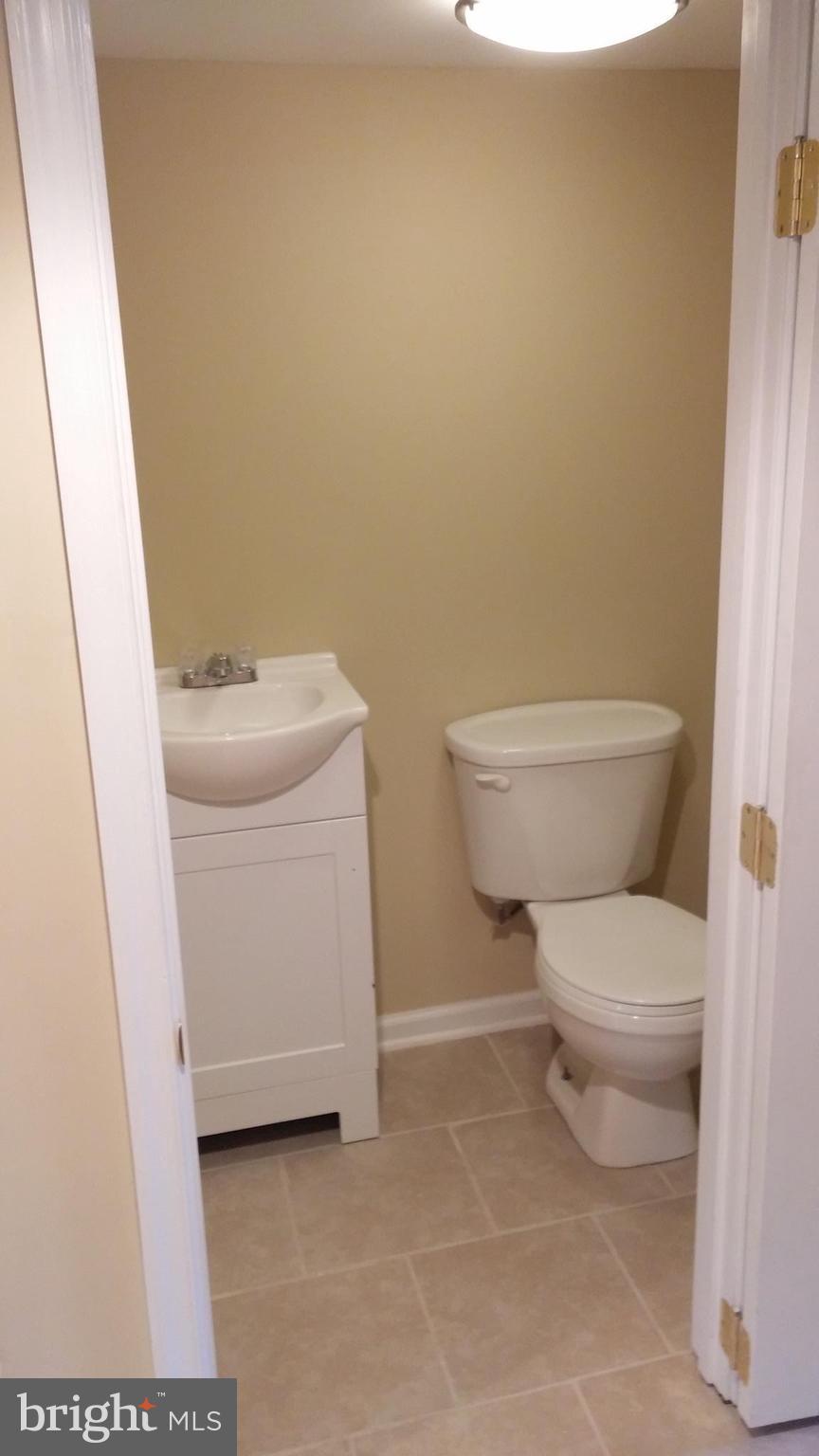 232 West Meadow Road Baltimore, MD 21225 - Photo 12 of 13 Bath