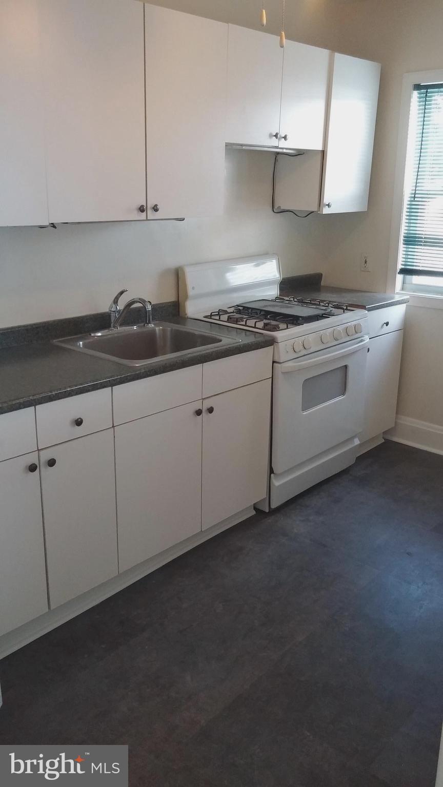 232 West Meadow Road Baltimore, MD 21225 - Photo 6 of 13 Kitchen