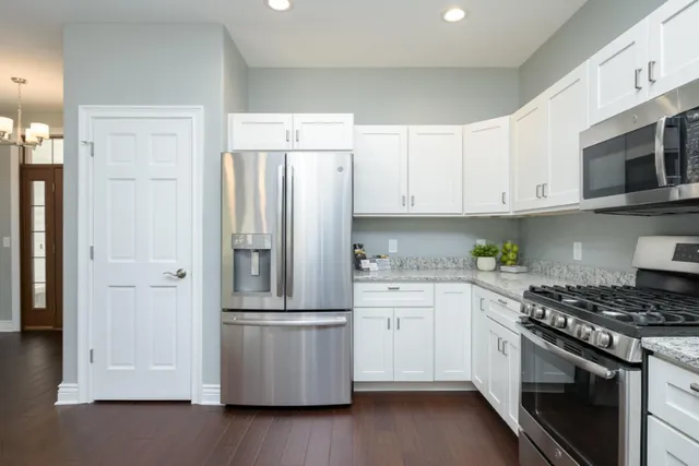 $379,900 | 331 Waldon Drive, Battle Creek, MI 49015