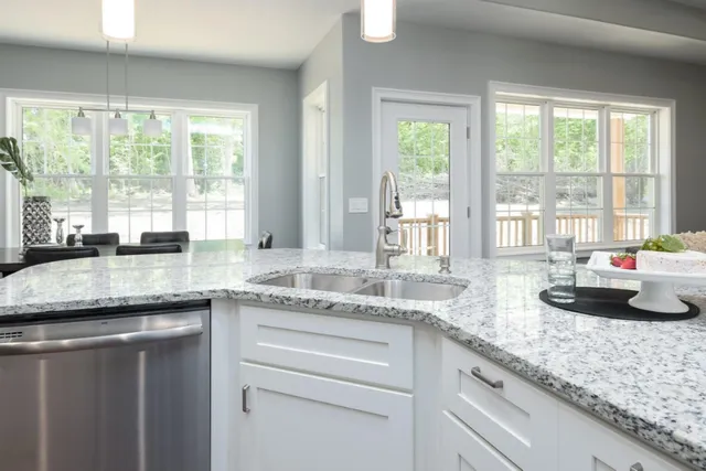 $379,900 | 331 Waldon Drive, Battle Creek, MI 49015