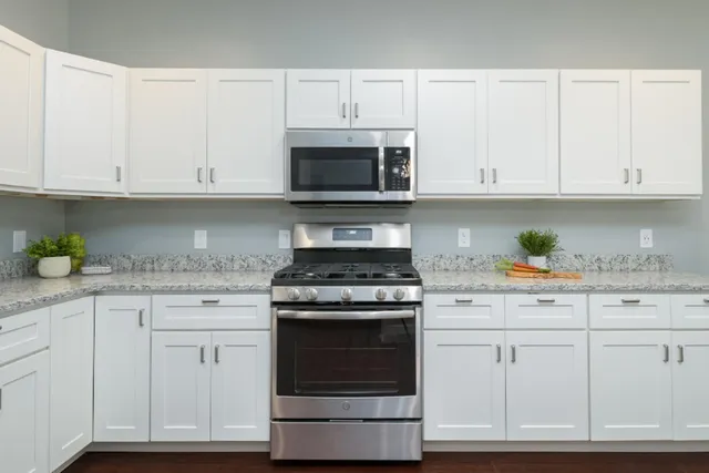 $379,900 | 331 Waldon Drive, Battle Creek, MI 49015