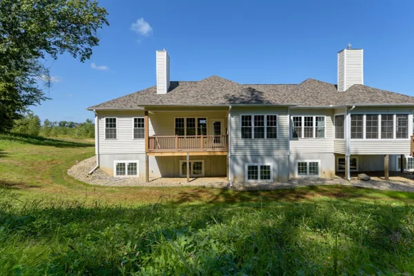 $379,900 | 331 Waldon Drive, Battle Creek, MI 49015