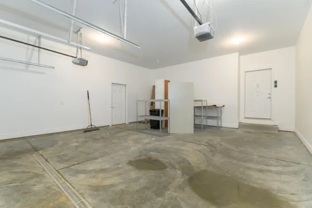 $379,900 | 331 Waldon Drive, Battle Creek, MI 49015