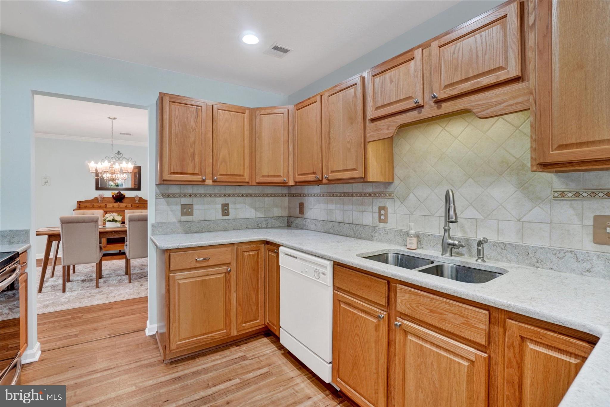 7076 Seneca Ridge Drive York, PA 17403 - Photo 10 of 28 Gallery Image 10