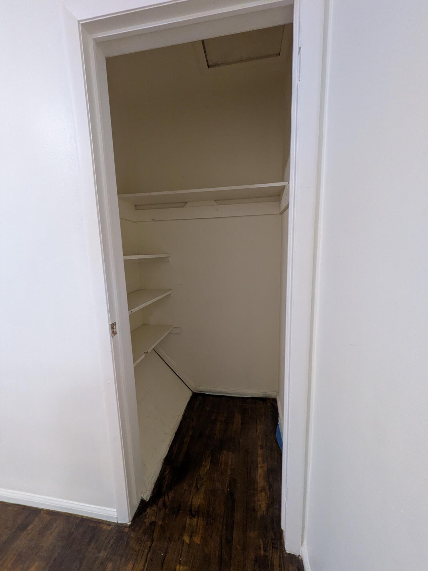 18429 Stephens Road Eastpointe, MI 48021 - Photo 18 of 29 PXL_20260116_152321938