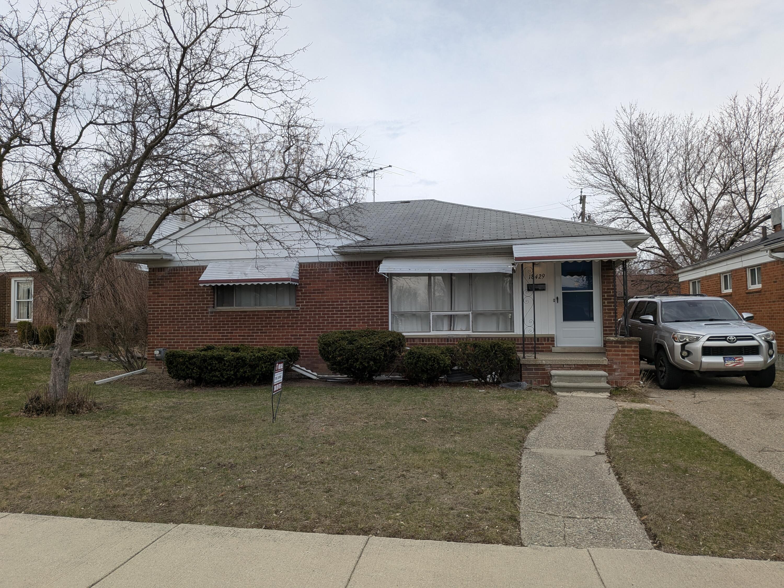 18429 Stephens Road Eastpointe, MI 48021 - Photo 2 of 26 PXL_20260325_191011392