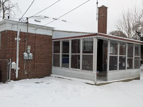 $189,900 | 18429 Stephens Road, Eastpointe, MI 48021