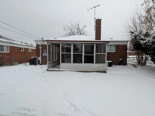 $189,900 | 18429 Stephens Road, Eastpointe, MI 48021