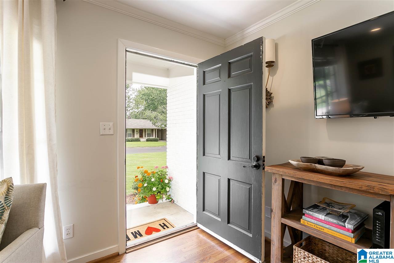 4428 MountainDale Road Birmingham, AL 35213 - Photo 3 of 33