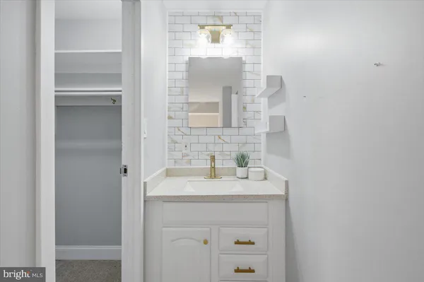 $294,900 | 2322 Freetown Court, Unit 8/21C, Reston, VA 20191