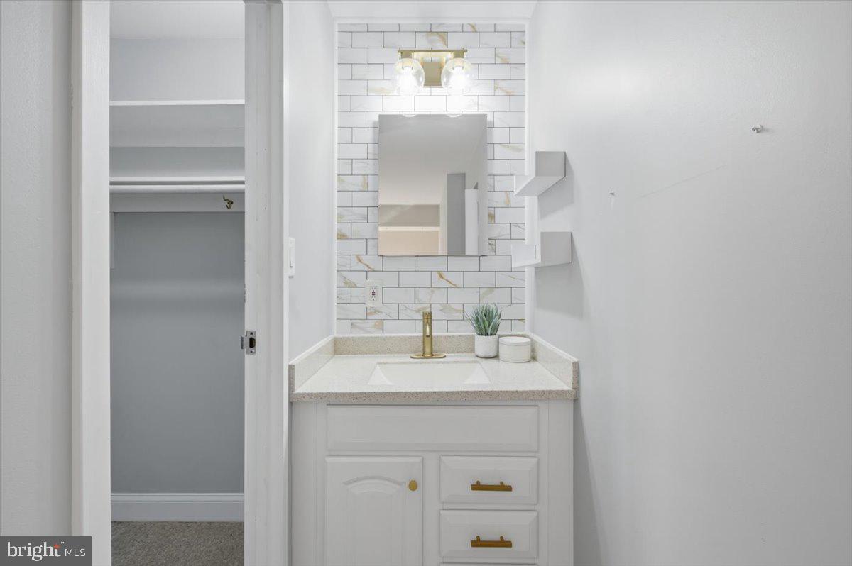 2322 Freetown Court, Unit 8/21C Reston, VA 20191 - Photo 23 of 30