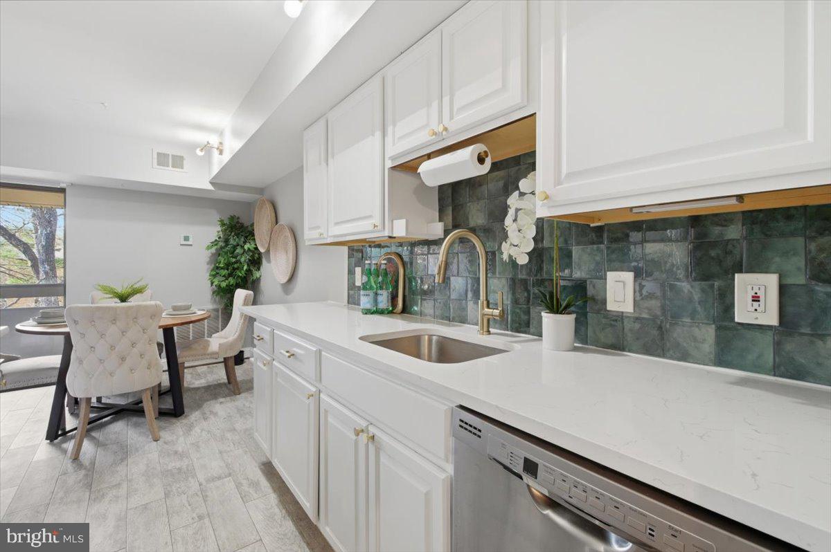 2322 Freetown Court, Unit 8/21C Reston, VA 20191 - Photo 3 of 30