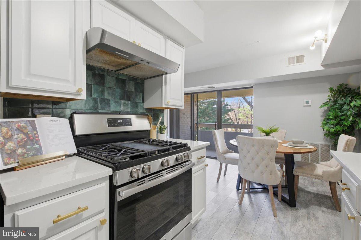 2322 Freetown Court, Unit 8/21C Reston, VA 20191 - Photo 4 of 30