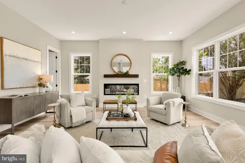 $1,550,000 | 126 Longview Drive, Alexandria, VA 22314