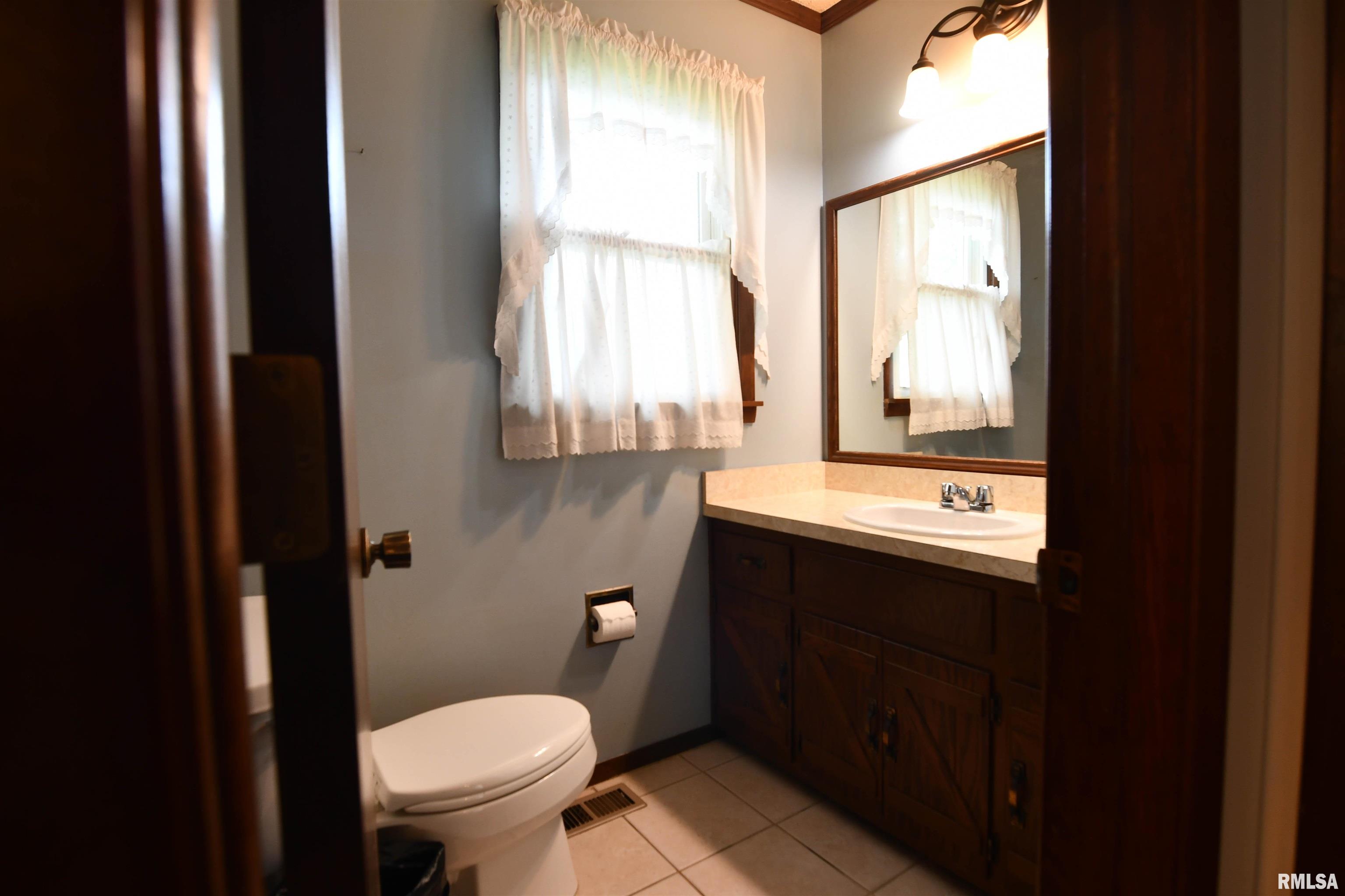 12 Diane Road Decatur, IL 62526 - Photo 13 of 40