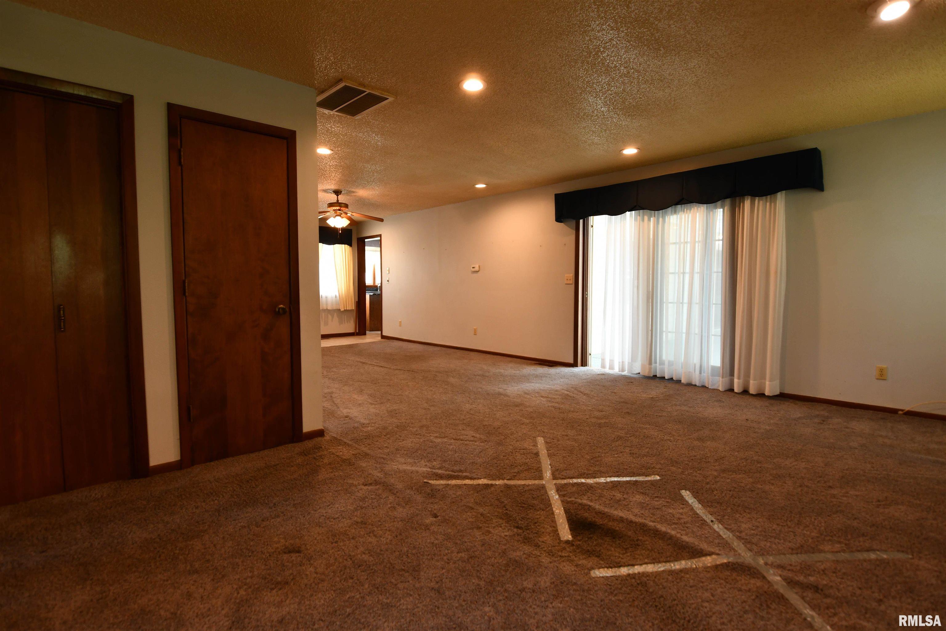 12 Diane Road Decatur, IL 62526 - Photo 15 of 40