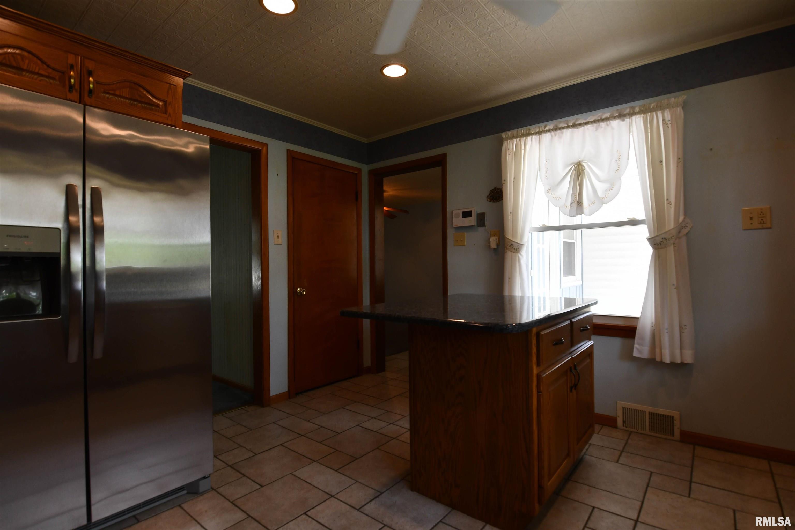 12 Diane Road Decatur, IL 62526 - Photo 19 of 40