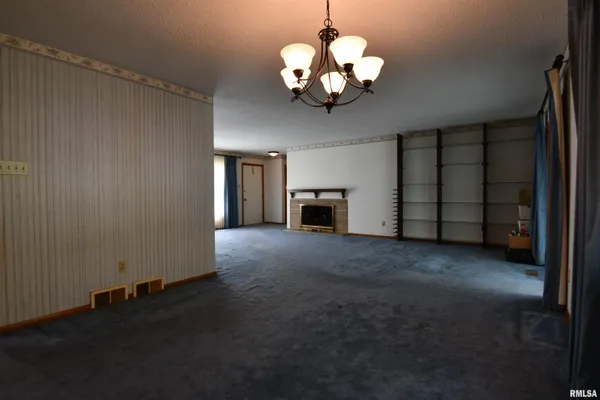 $174,900 | 12 Diane Road, Decatur, IL 62526